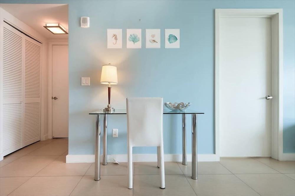 Luxury Condo-Hotel w/ Gorgeous Ocean Views | Pool+ Balcony | Gym