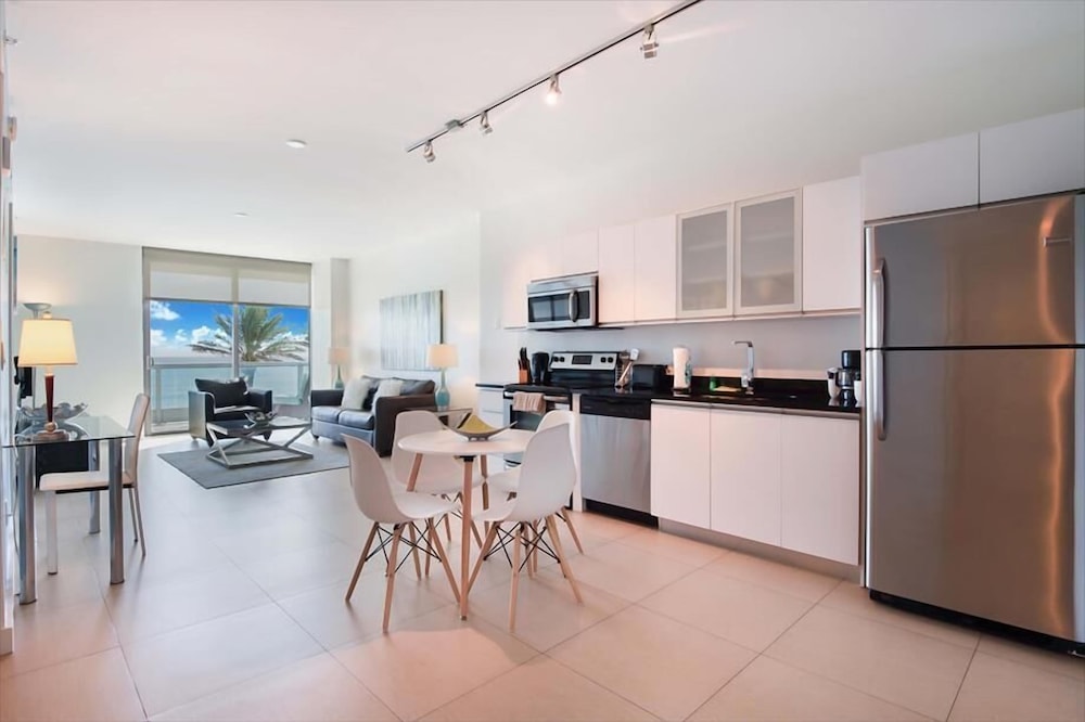 Luxury Condo-Hotel w/ Gorgeous Ocean Views | Pool+ Balcony | Gym