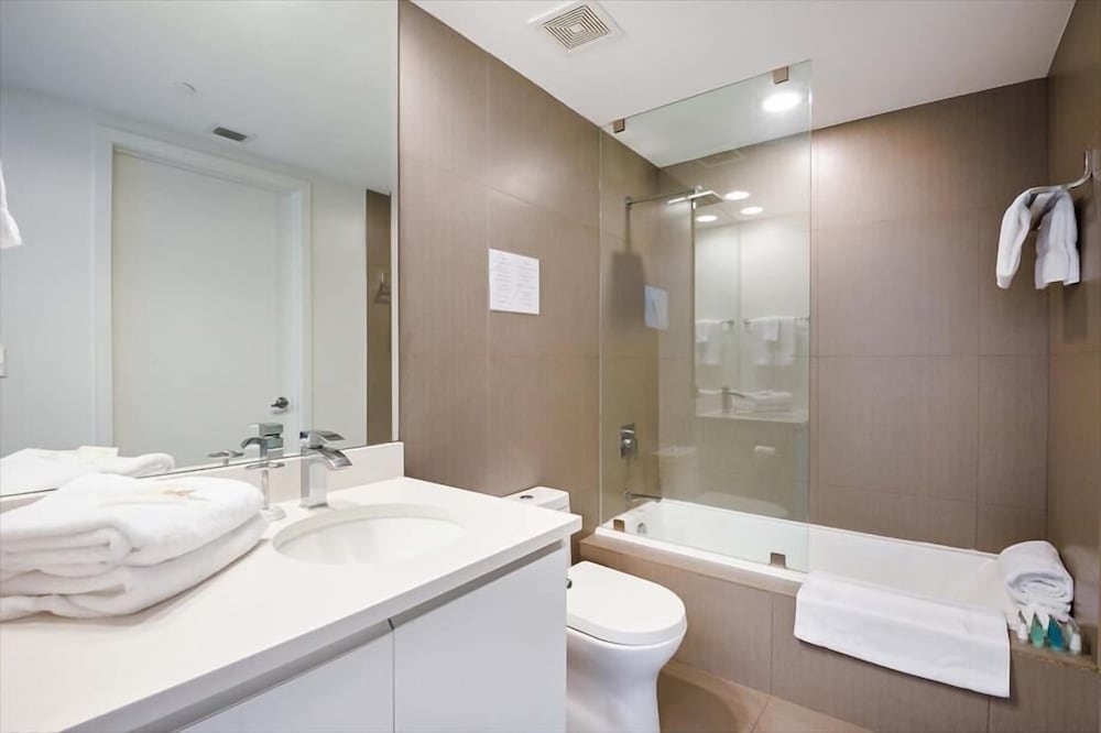 Luxury Condo-Hotel w/ Gorgeous Ocean Views | Pool+ Balcony | Gym