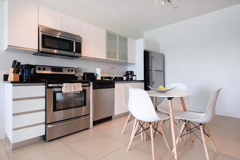 Luxury Condo-Hotel w/ Gorgeous Ocean Views | Pool+ Balcony | Gym