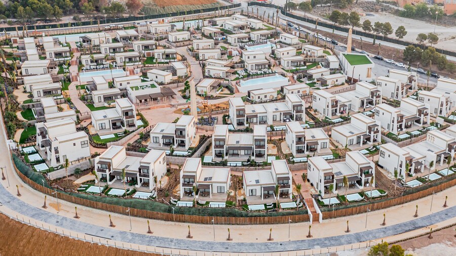 Grand Luxor Village