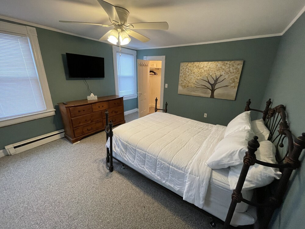 BEACH BLOCK, TWO BEDROOM, HISTORIC OASIS! Sea Bright Vrbo