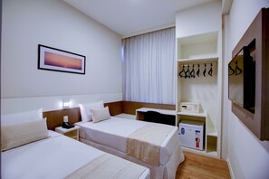 Standard Twin Room | Minibar, in-room safe, blackout drapes, iron/ironing board