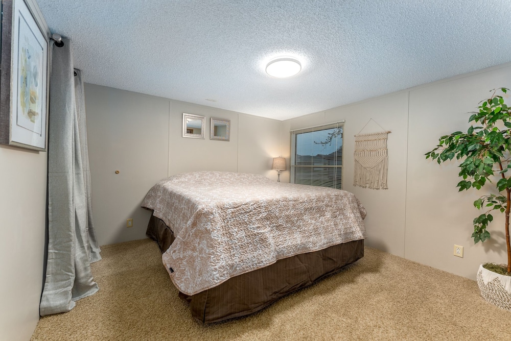 WATERFRONT HOME ON LAKE MADISON Lake County Vrbo