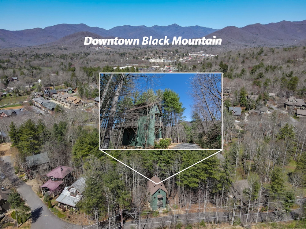 The Roost, treehouse in Cheshire Black Mountain