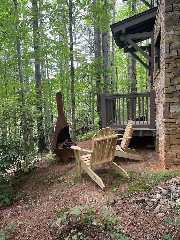 The Roost, treehouse in Cheshire Black Mountain