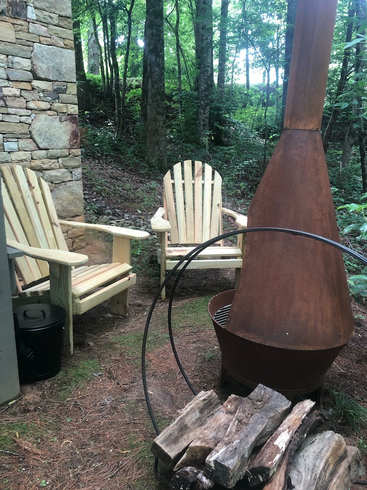 The Roost, treehouse in Cheshire Black Mountain
