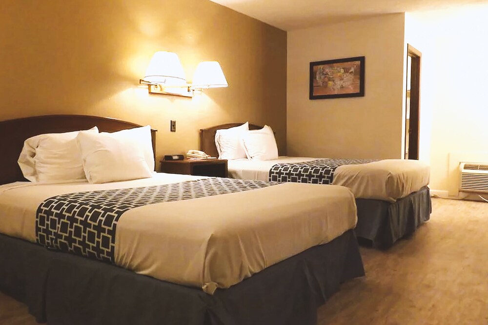 Coratel Inn & Suites By Jasper McCook - Standard 2 Queen Bed NS - Pool Access