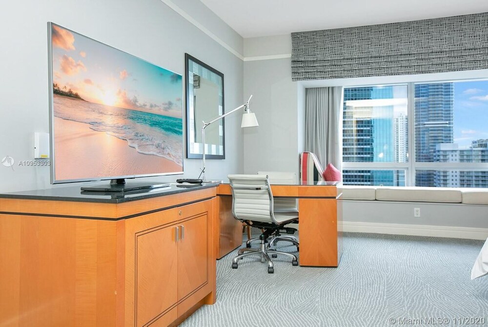 Four seasons condo hotel studio unit *Please message for availability