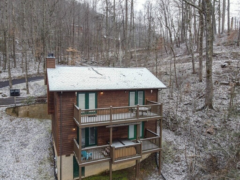 Hilltop Hideout❤️: 2 Mins from Gatlinburg Parkway