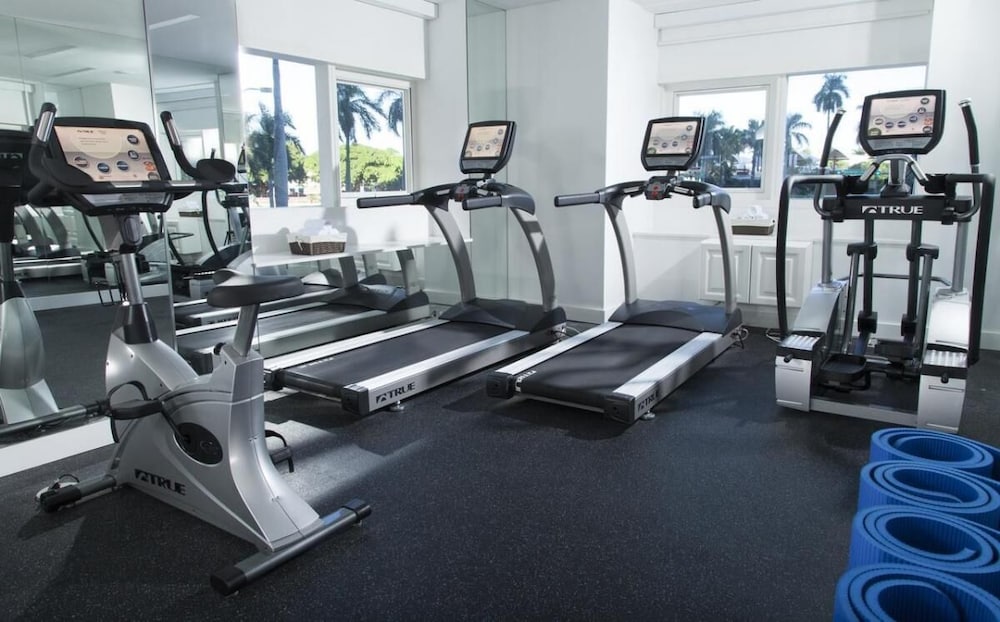 Modern Unit near Port of Miami, Parking, Fitness Center, On-site Bar & Restaurant