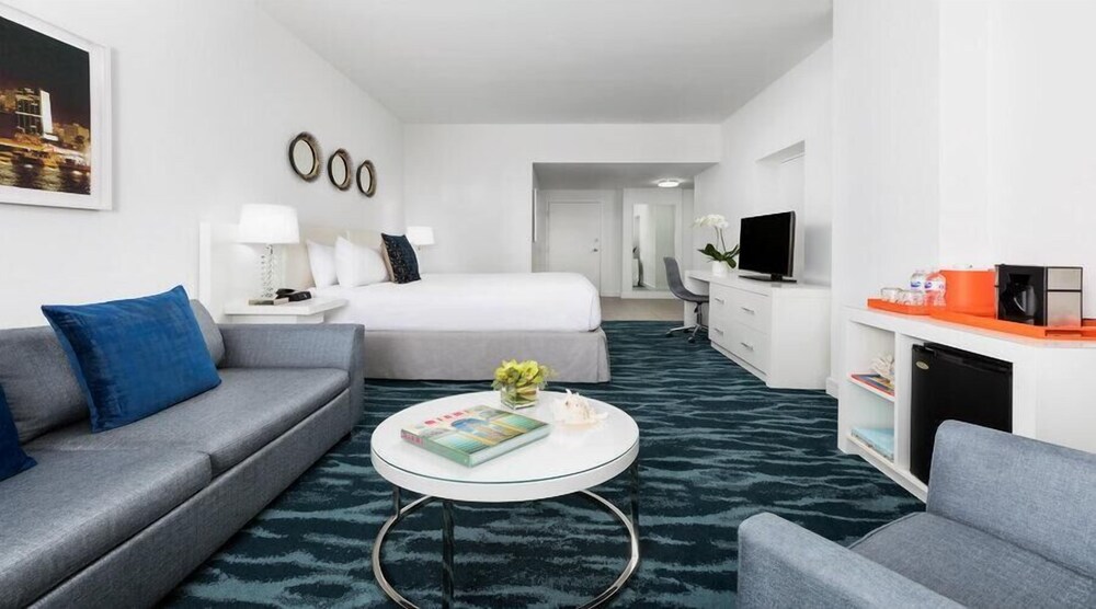 Perfect staycation! 3 Playful Units! Minutes from Shopping, Airport, Close to Port of Miami, Fitness Center