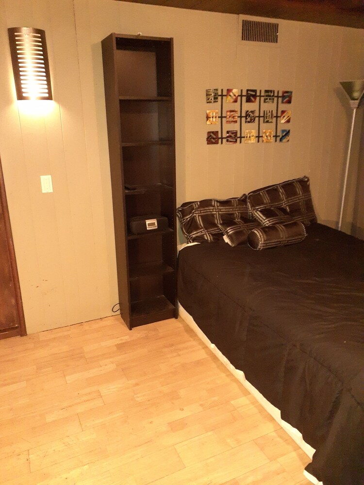 lux studio la verne, claremont, sandimas, pomona La Verne Vrbo