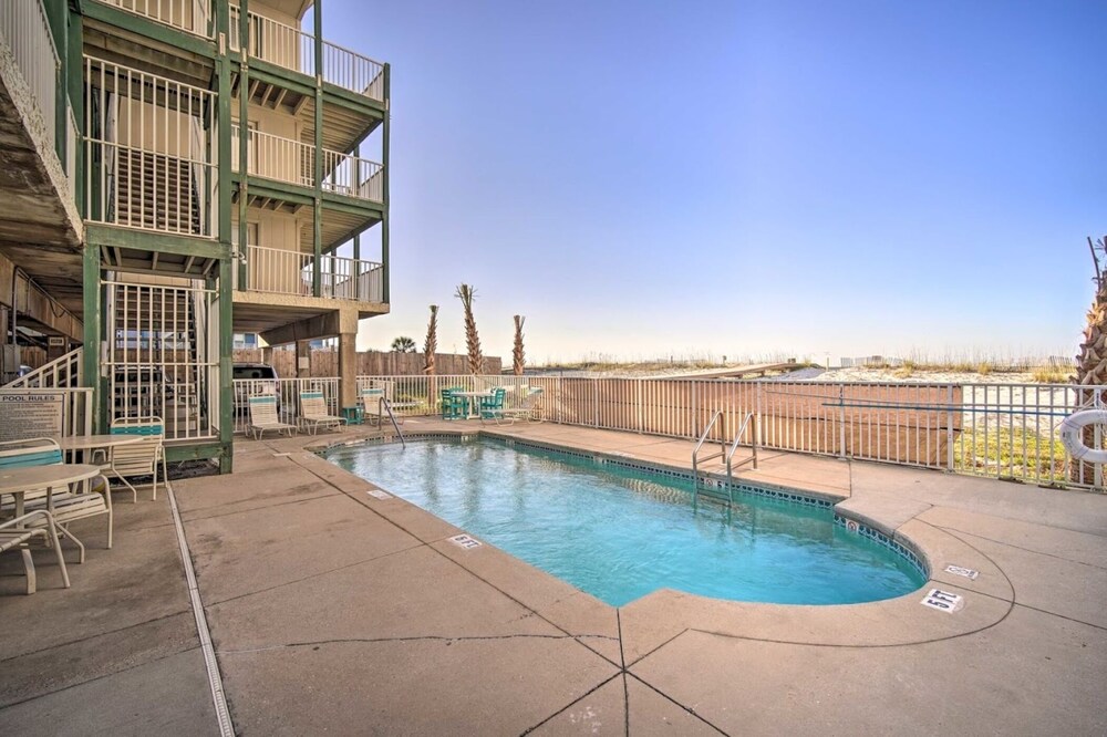 Sundazed ~ *2/2* Family-Friendly Beachside Condo