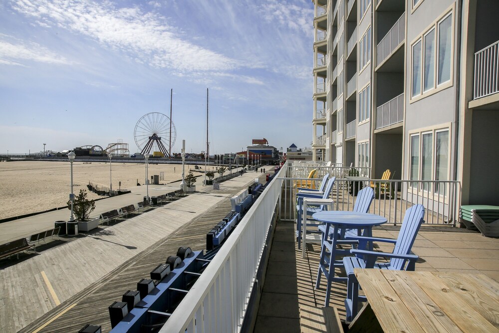 Belmont Towers End Unit Oceanfront Condo with SUPER Large Deck!