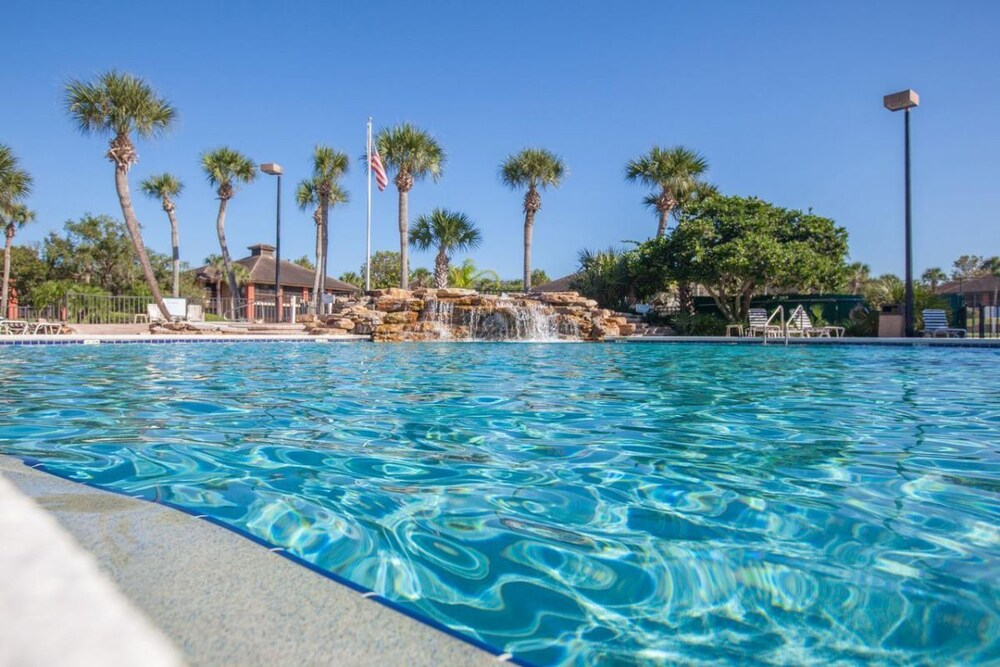 Spacious Unit, Near Washington Oaks State Park Beach, Onsite Pool