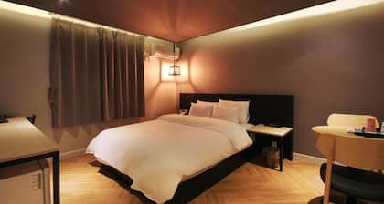 Gwangju Chungjangro Hotel The Lua