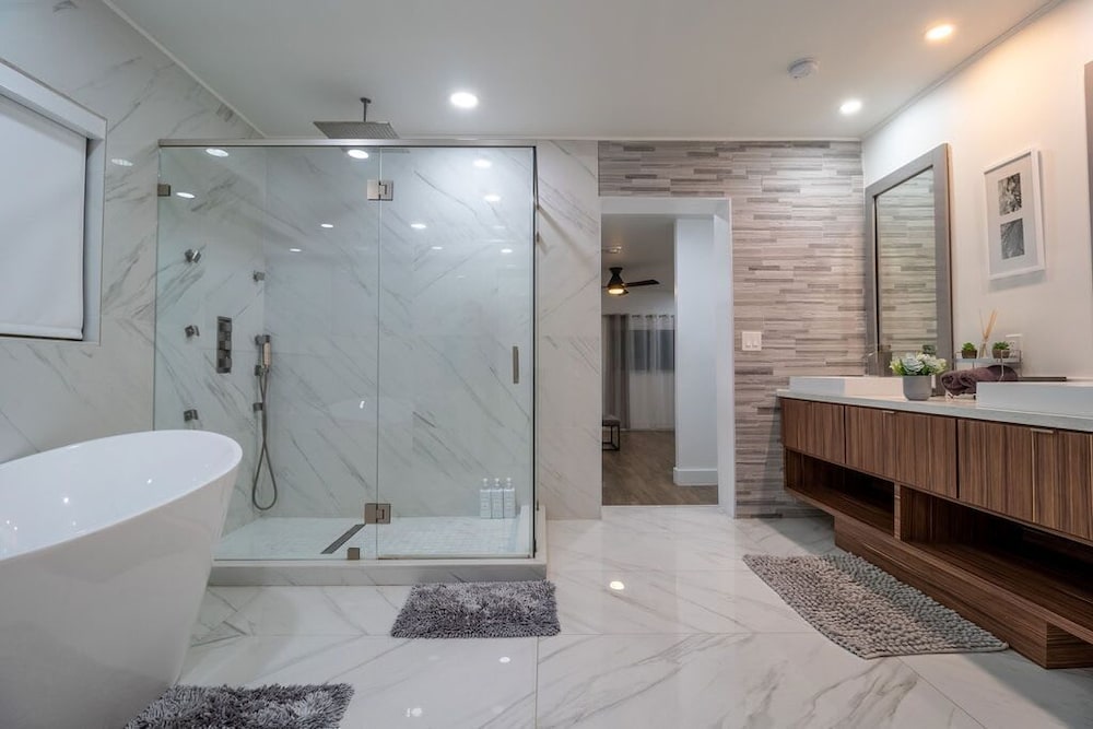 🤩 STUNNING NEW VILLA 😜 / MINI GOLF ⛳❤️ / NEW SPARKLING AND HEATED POOL ✨⛱️ RELAX