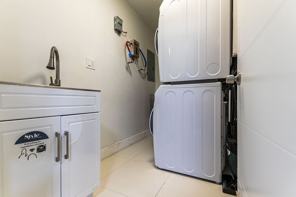 🤩 STUNNING NEW VILLA 😜 / MINI GOLF ⛳❤️ / NEW SPARKLING AND HEATED POOL ✨⛱️ RELAX