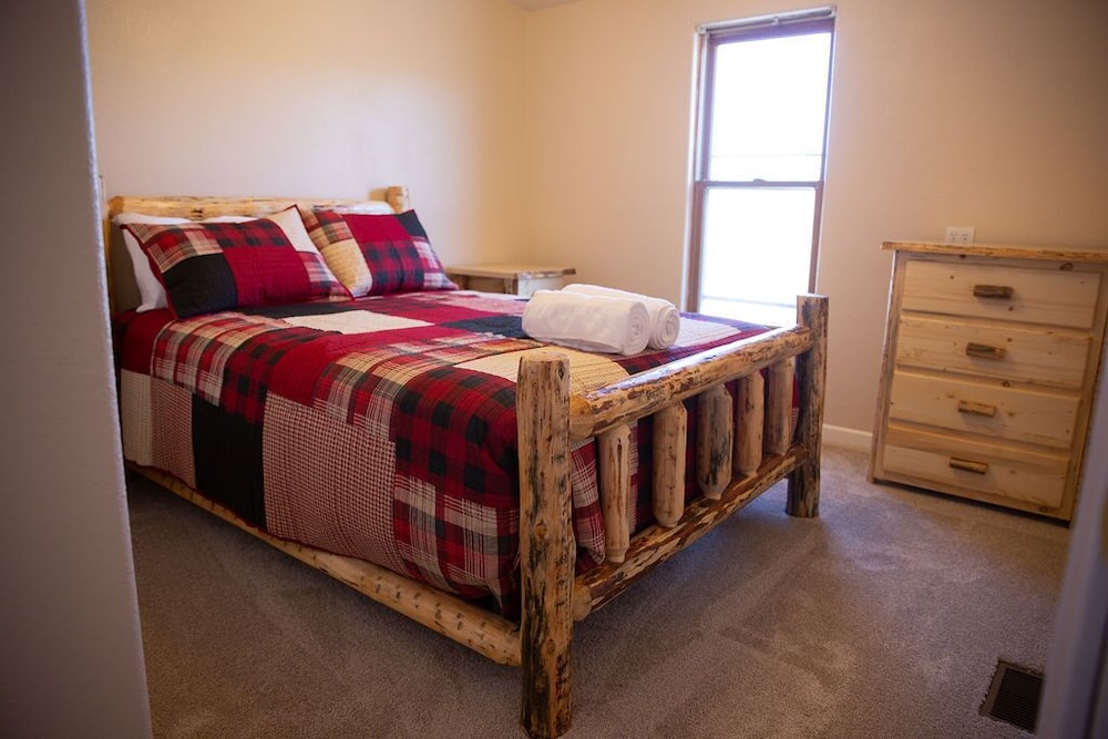 The "Sandhills Oasis" Lakehouse Lake Mac* Keith County Vrbo