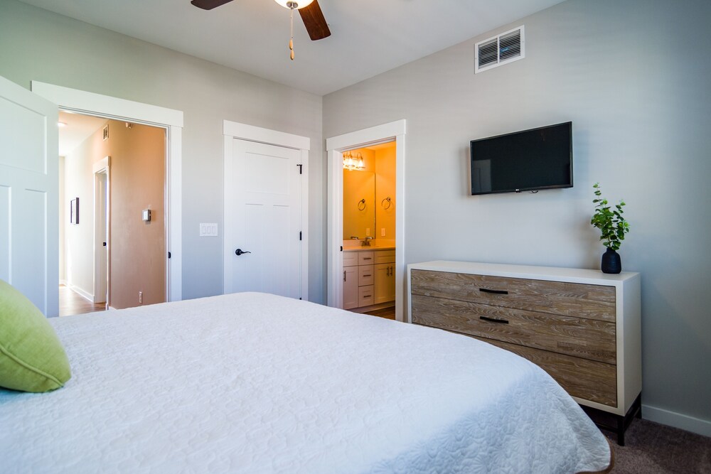 Emerald Star with Small Waterpark, Near Beach and Wright Brothers