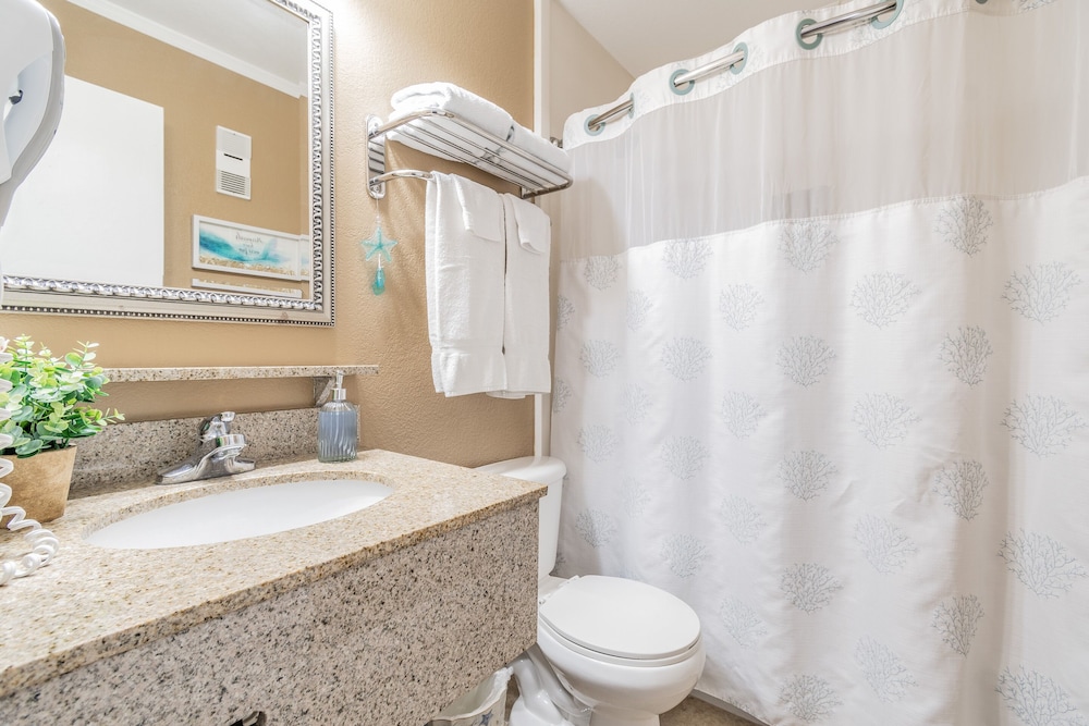 Water View Apartment Suite on the Beach!