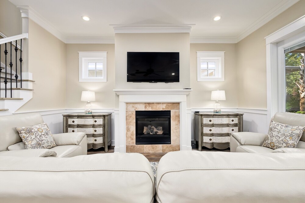 Gas Grill Screened Porch Golf Cart 6Seat Community Pool Sandestin Vrbo