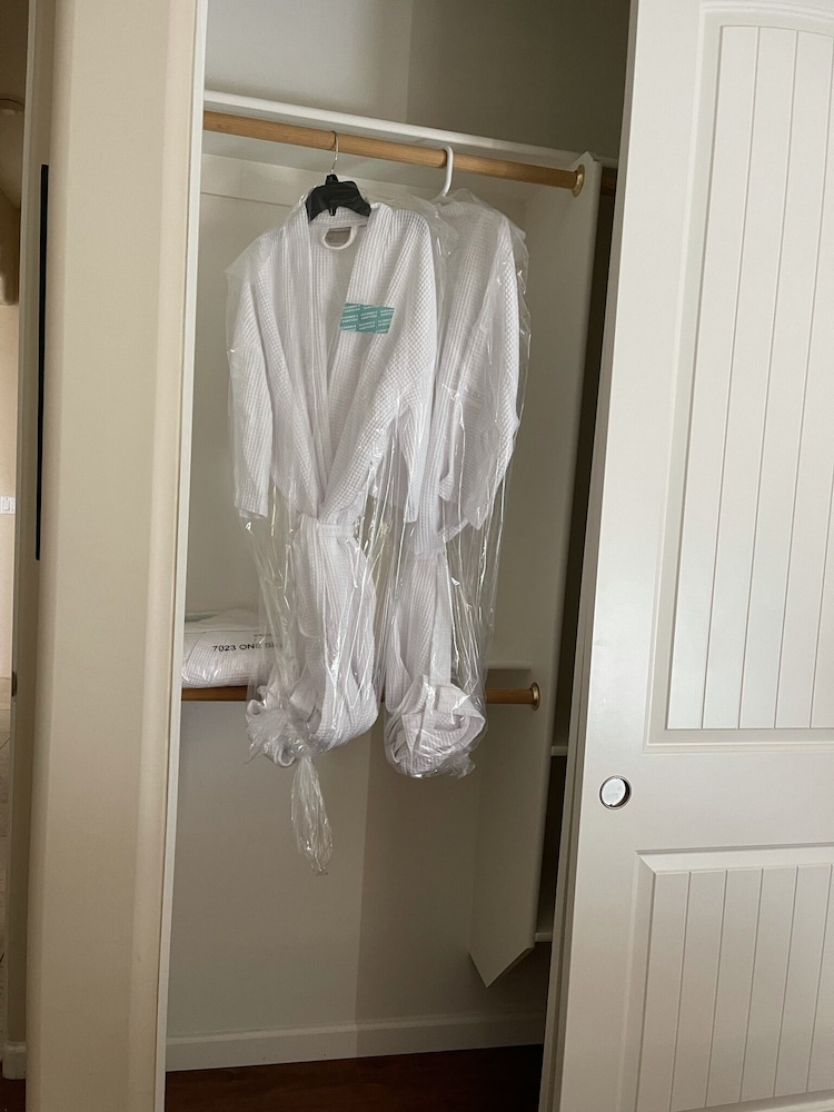 Top 10 pools in AZ luxury style resort nearby phoenix, Cave Creek