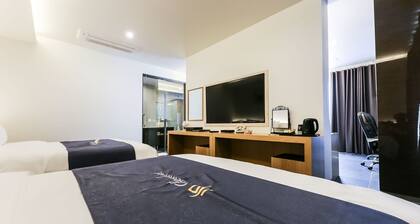Cheongju Leaders Hotel