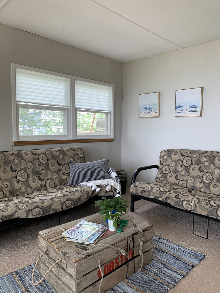 Lakefront Cottage in Grand Beach Provincial Park, Grand Marais, MB