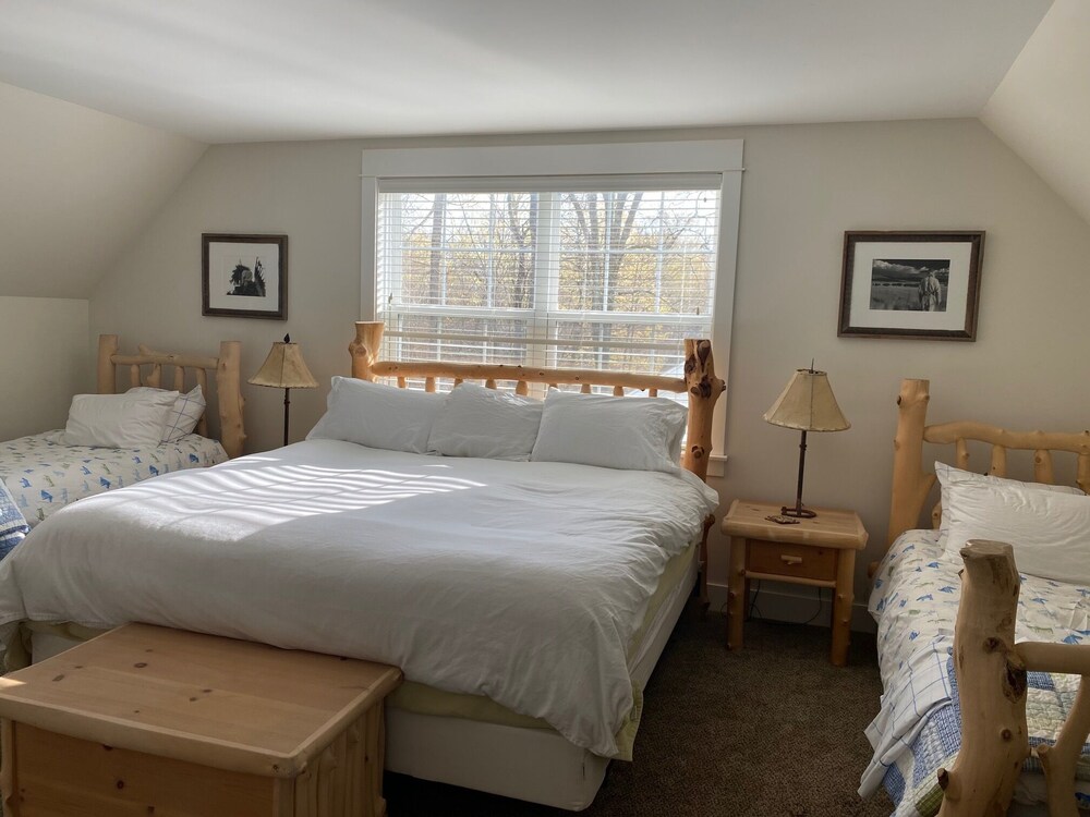 A River Runs Through It10 private acres on Black River South Haven