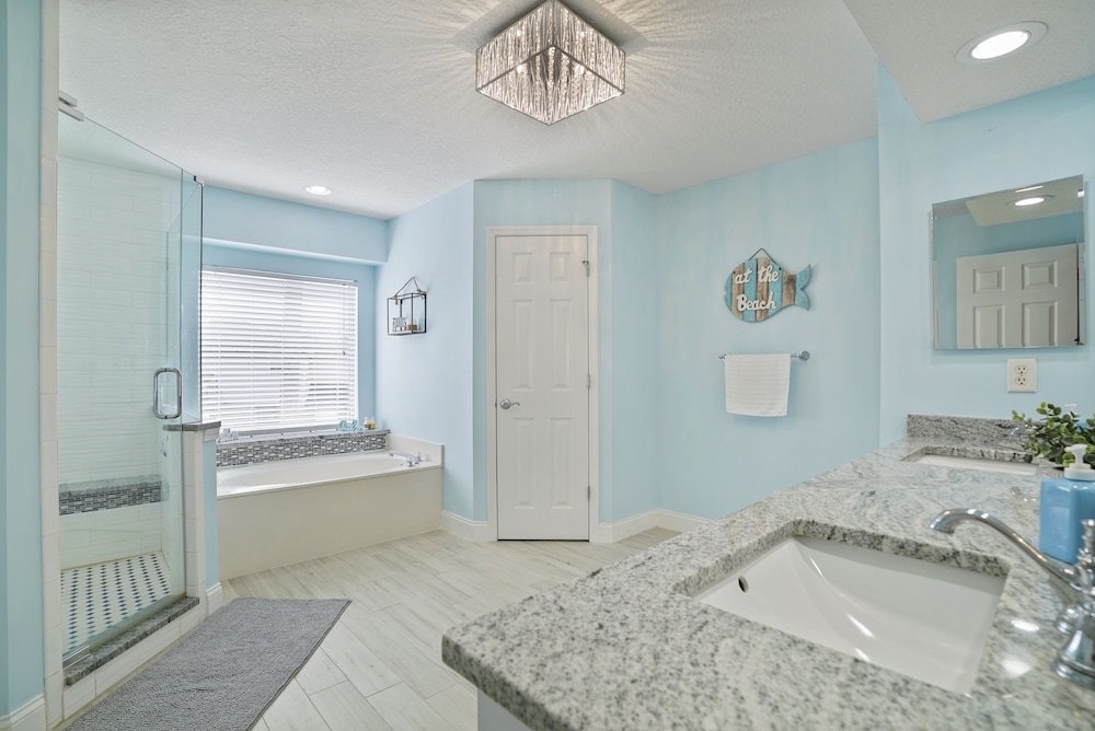 Jax Beach Bungalow+Hot Tub Swim Spa+Beach Access