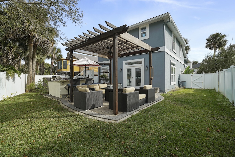 Jax Beach Bungalow+Hot Tub Swim Spa+Beach Access