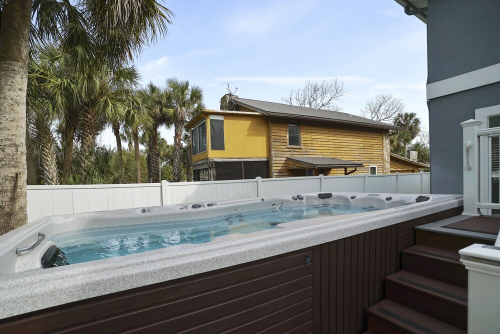 Jax Beach Bungalow+Hot Tub Swim Spa+Beach Access