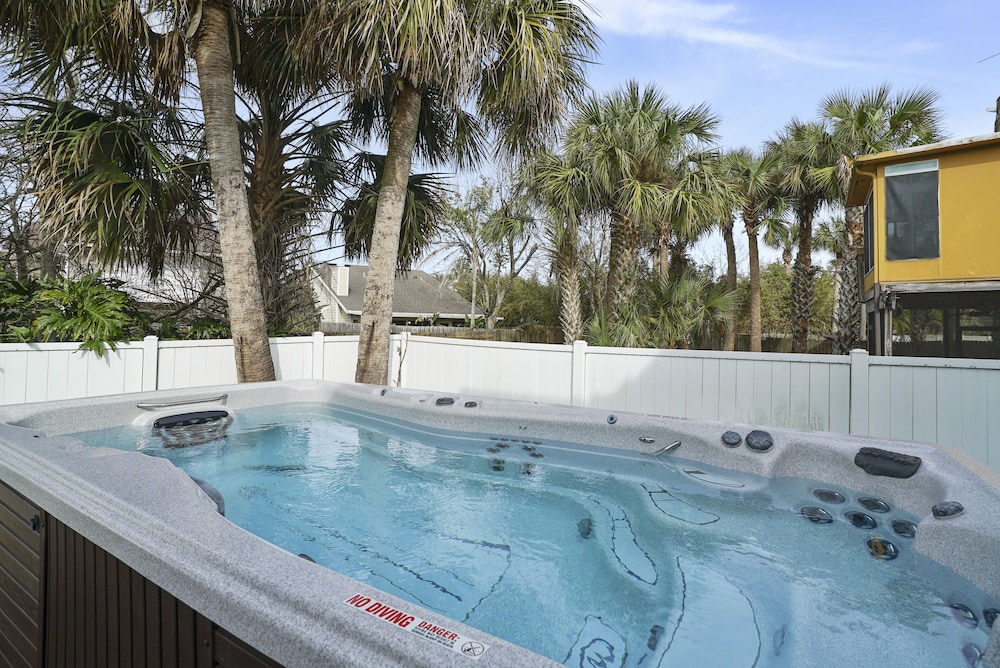 Jax Beach Bungalow+Hot Tub Swim Spa+Beach Access