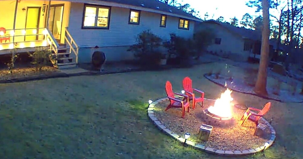 Green Door Cottage - Great location! Relax and Refresh minutes from lakes & golf