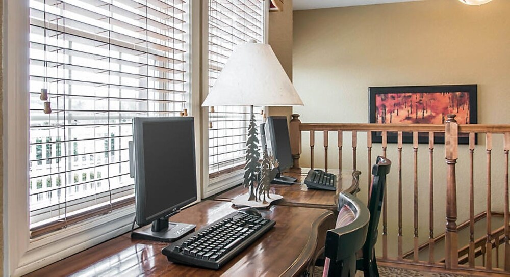 One Bedroom, Luxury Condo, Boyne Falls, Michigan 2284047 Charlevoix