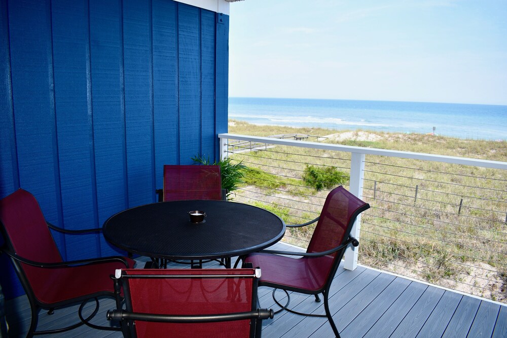 Oceanfront 2BR 2Bath condo with private beach access, close to everything!