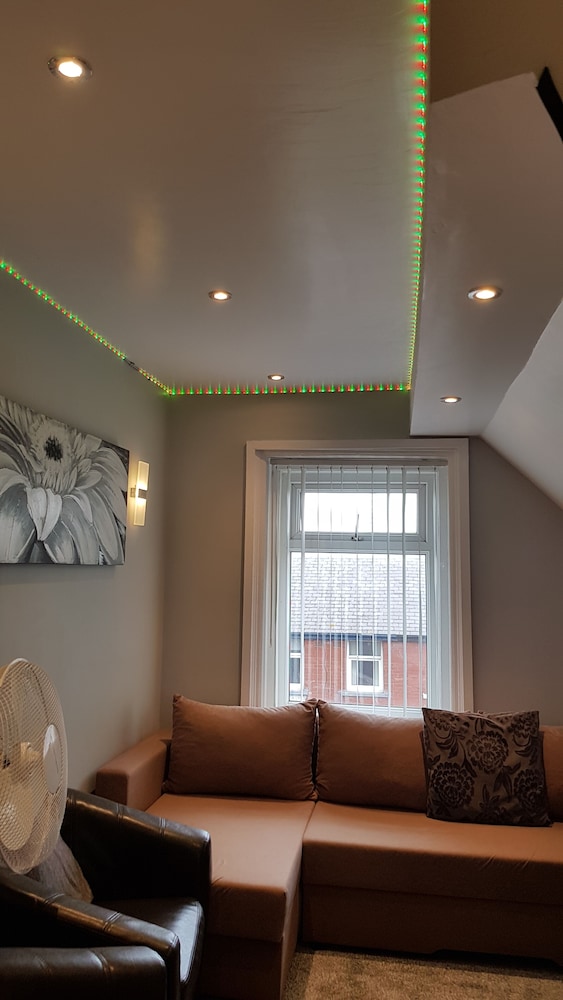 Impeccable 2-bed Apartment in Blackpool