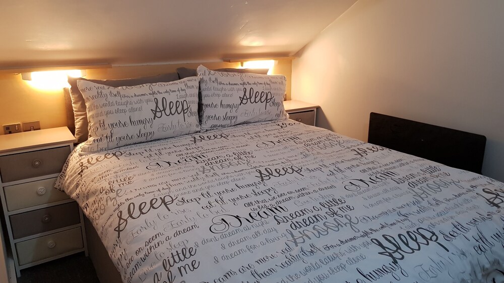 Impeccable 2-bed Apartment in Blackpool