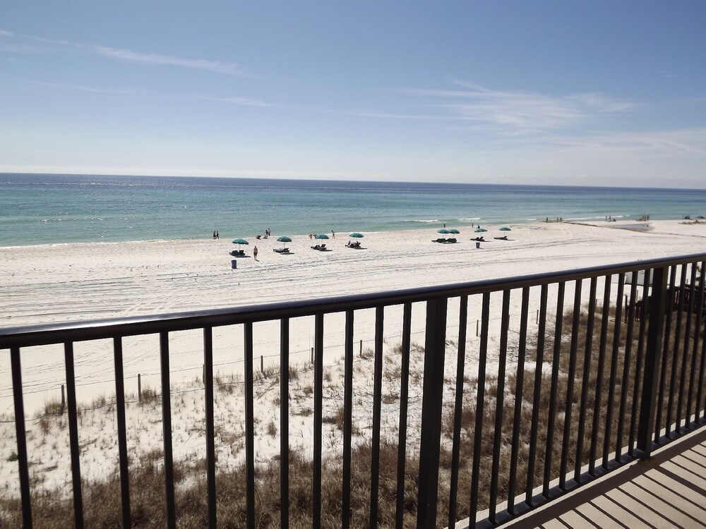 FREE Golf+Tix! Seachase E202 Spacious Beachfront Condo w/Walkin Shower! in Panama City Beach