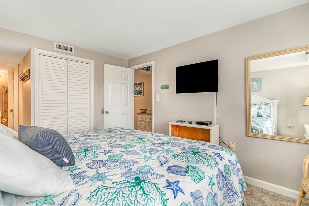 BEACH THEMED 1bd on CABANA ROW in Myrtle Beach