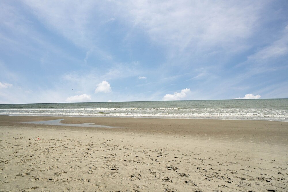 BEACH THEMED 1bd on CABANA ROW in Myrtle Beach