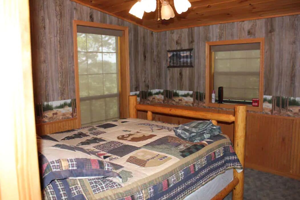 Hand Built Rustic Cabin in Holiday Island in Eureka Springs, United States