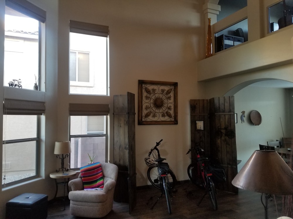 Newly Listed Breathtaking Mountain View Vacation Home with Outdoor Pool