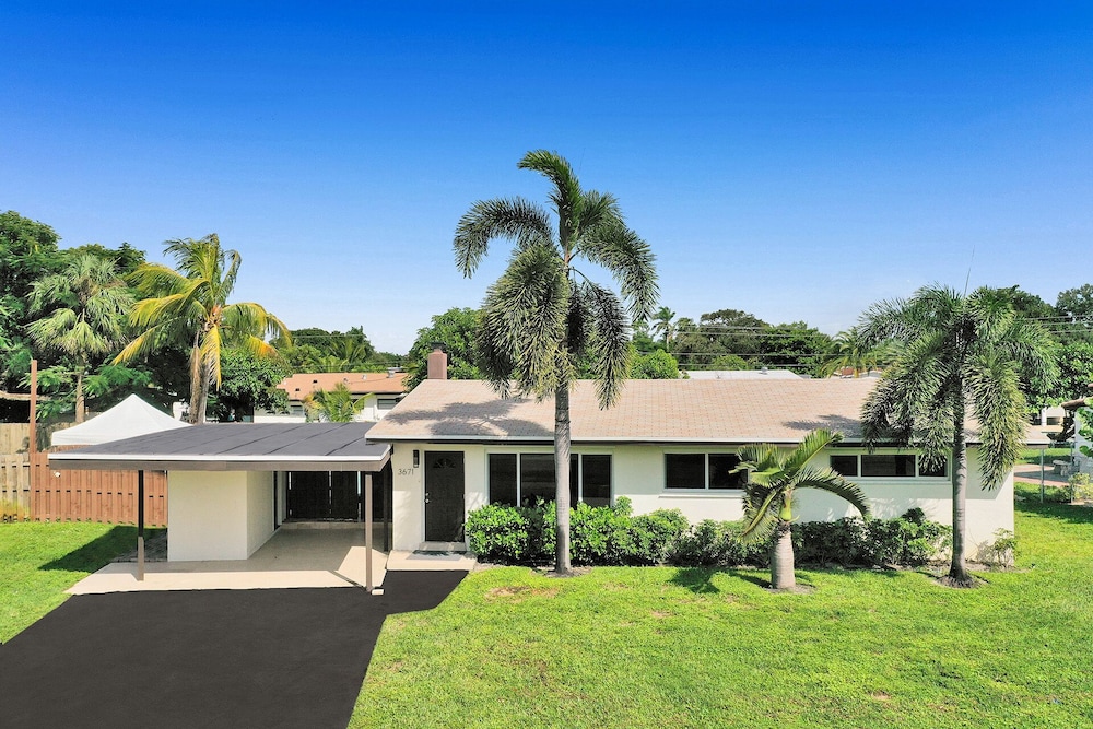 Casa Lani 🌅 Charming Stylish Modern Fort Lauderdale Suburban Home w/ HEATED Pool