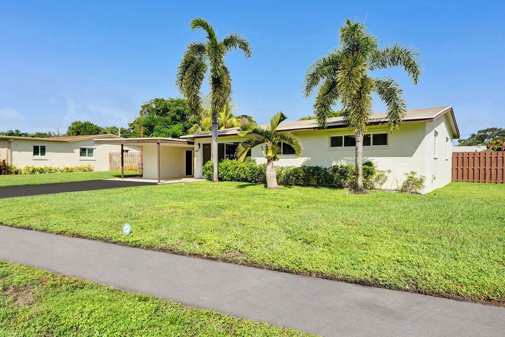 Casa Lani 🌅 Charming Stylish Modern Fort Lauderdale Suburban Home w/ HEATED Pool