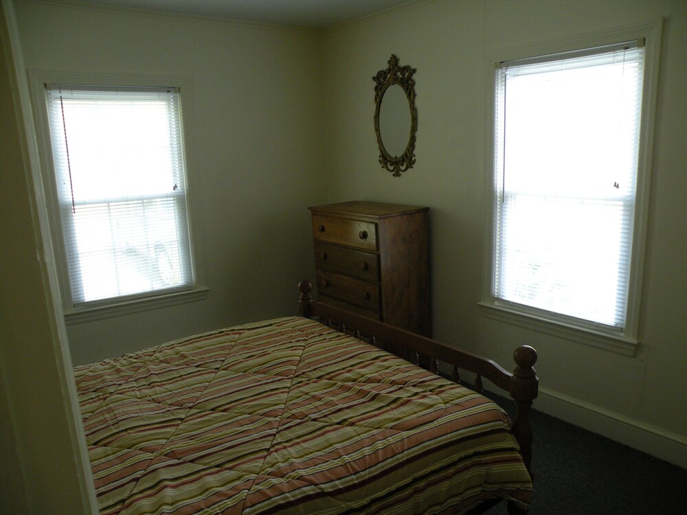 Small Cottage Nestled in the Foothills of North Carolina Connellys