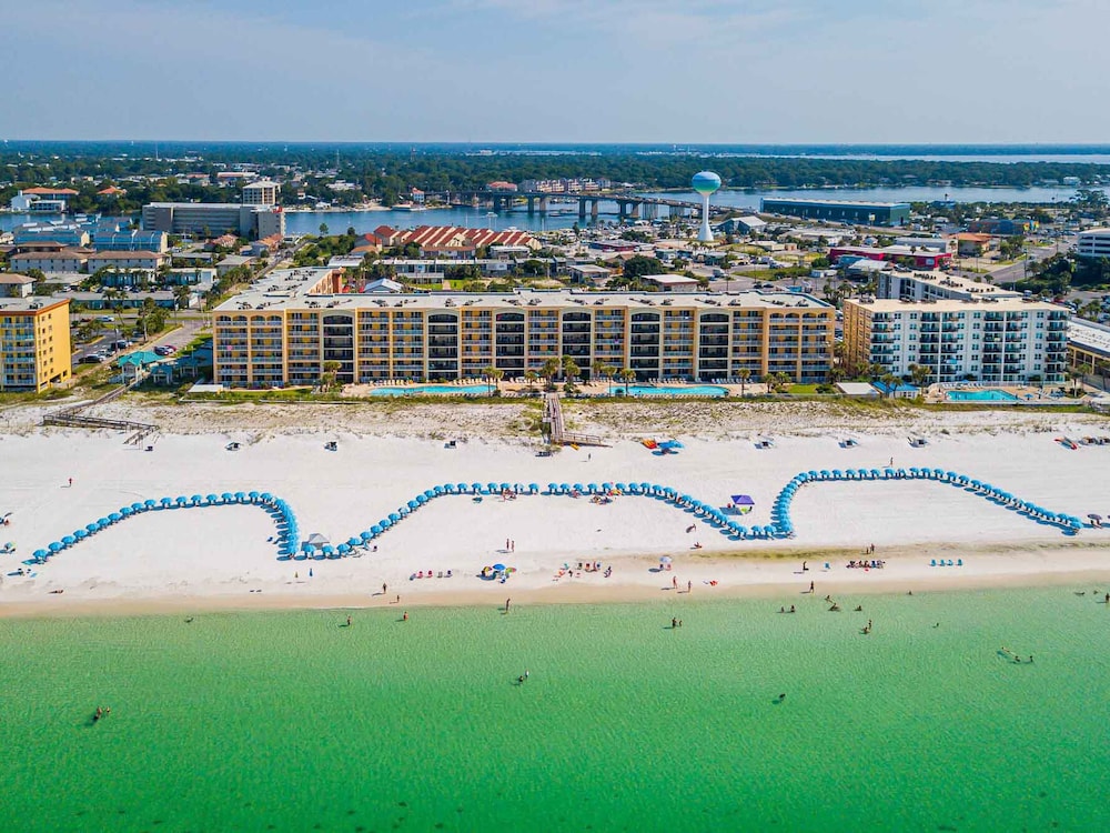 Spectacular Views | Free Seasonal Beach Service & Resort-Style Amenities