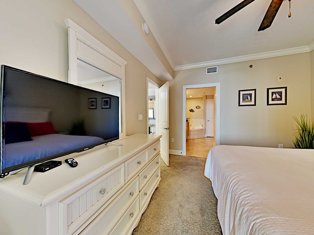 Spectacular Views | Free Seasonal Beach Service & Resort-Style Amenities